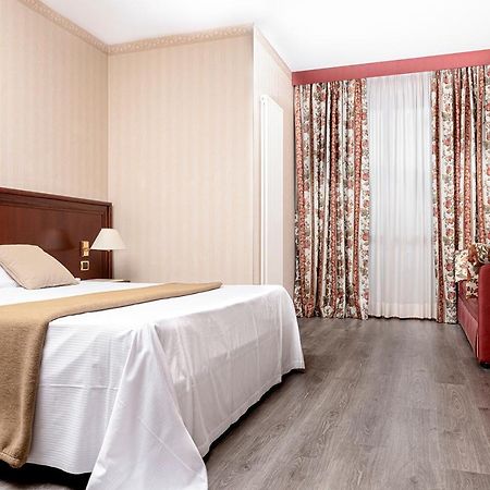 Hotel Poli Castelnovo di Sotto Экстерьер фото