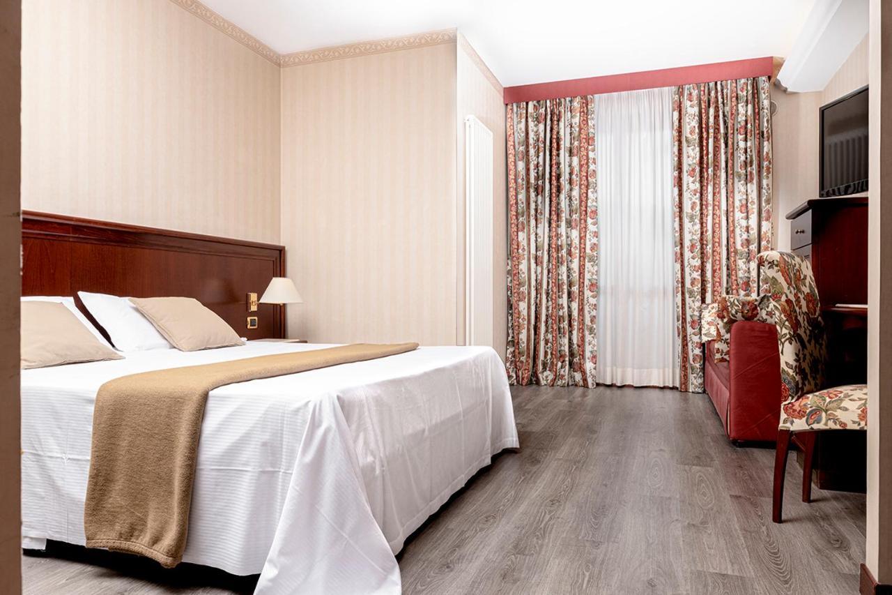Hotel Poli Castelnovo di Sotto Экстерьер фото