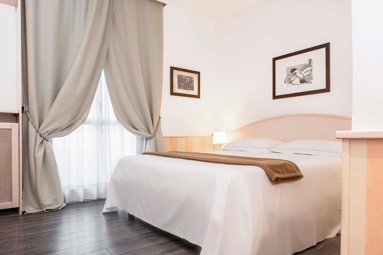 Hotel Poli Castelnovo di Sotto Экстерьер фото